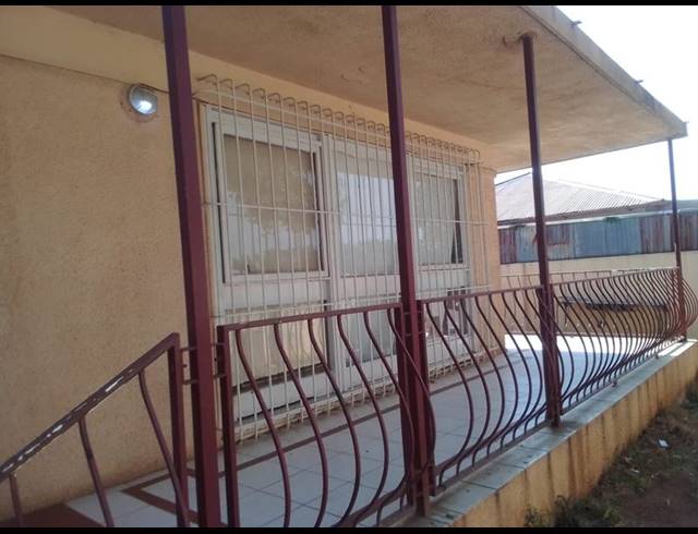 3 BEDROOM PROPERTY TO RENT IN SOUTH HILLS